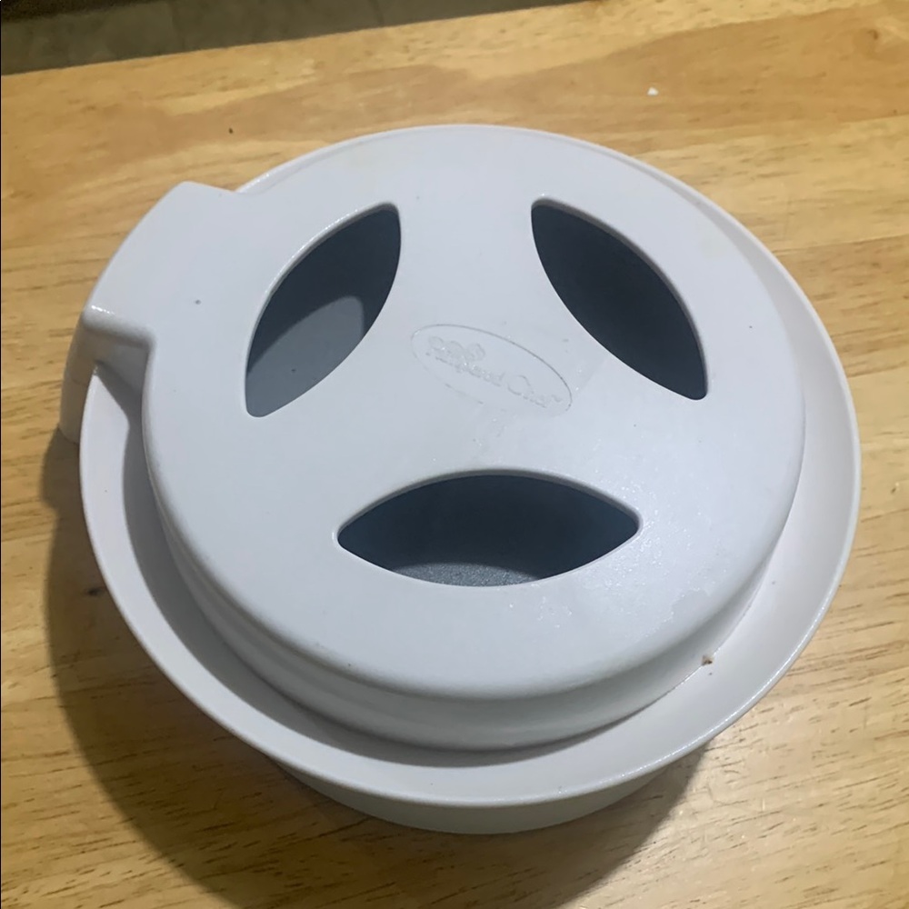 Pampered Chef Close & Cut Slicer Safe Food Cutter Kitchen Tool